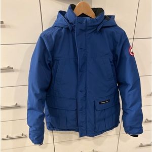 Youth XL canada goose blue coat in good condition